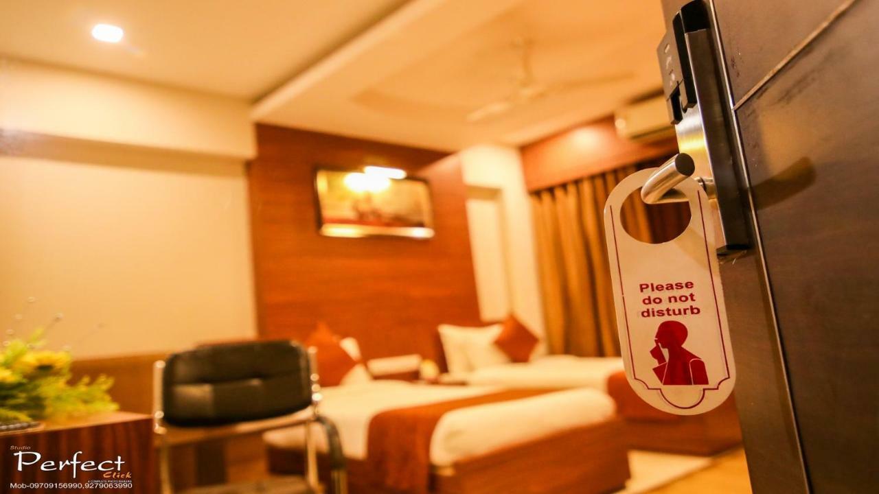 The Mahal Inn Jamshedpur Exteriör bild