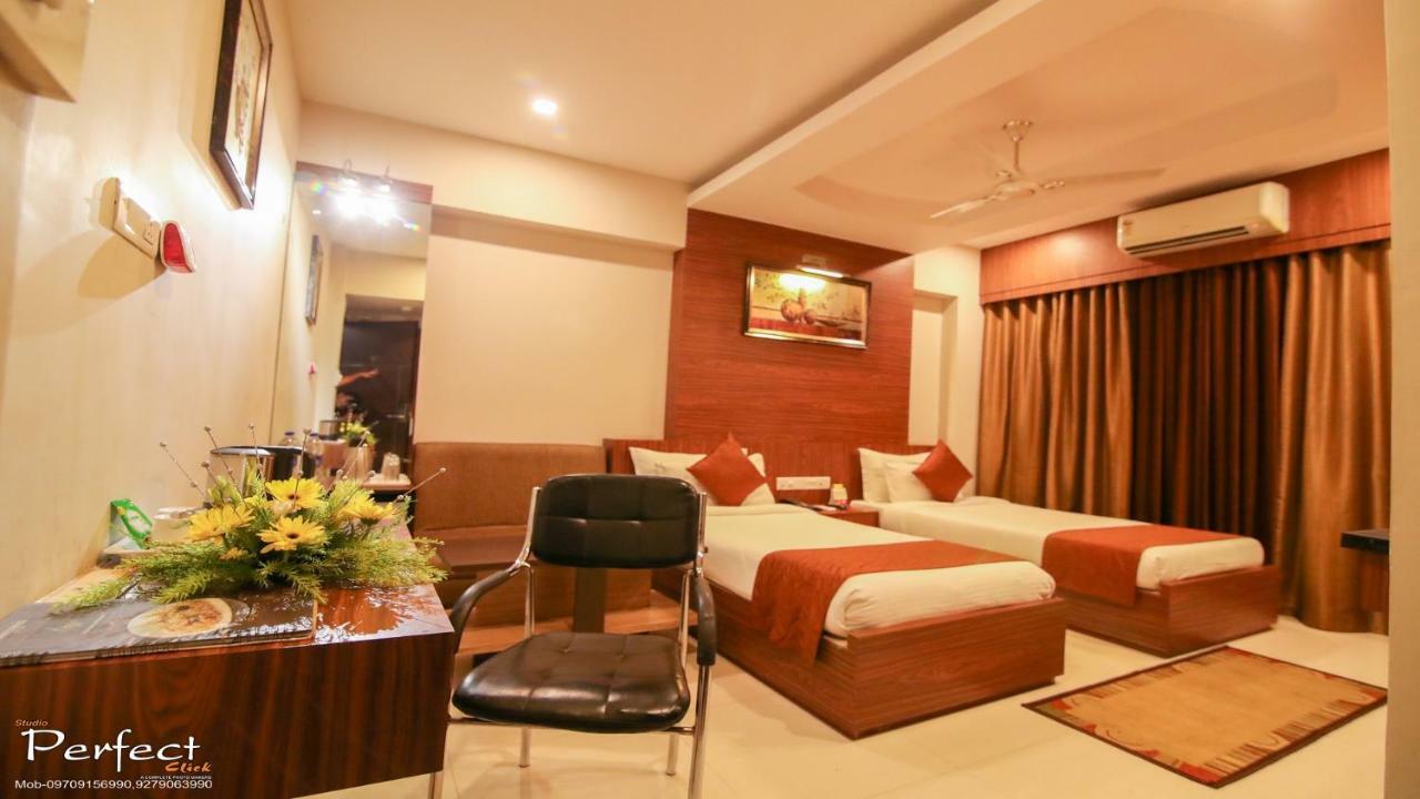 The Mahal Inn Jamshedpur Exteriör bild